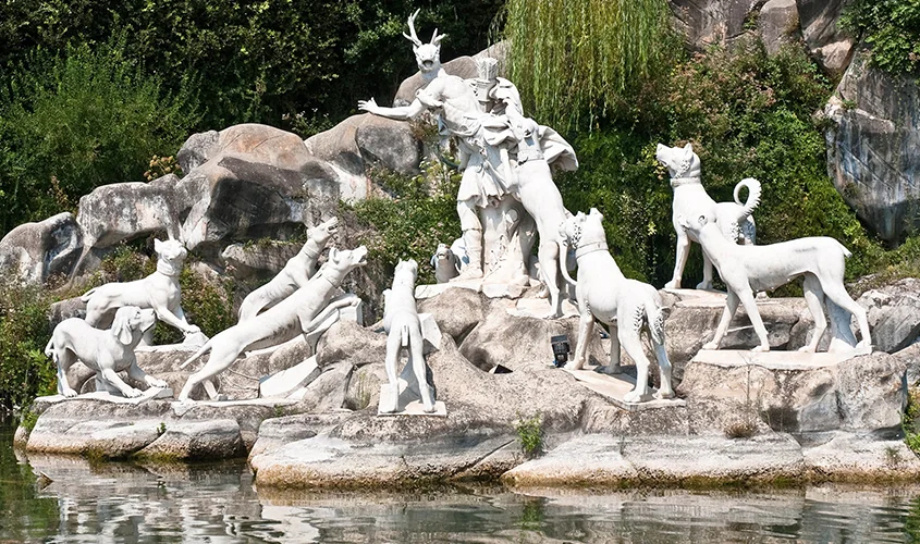 Diana Fountain Frame (1)